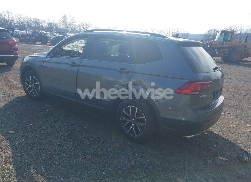 Photo 3 of 2021 Volkswagen Tiguan 2.0T S (VIN 3VV1B7AX1MM005781)