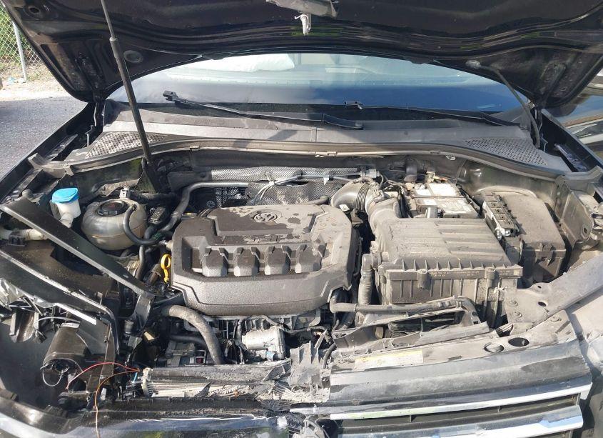 Photo 10 of 2021 Volkswagen Tiguan S (VIN 3VV1B7AX1MM054351)
