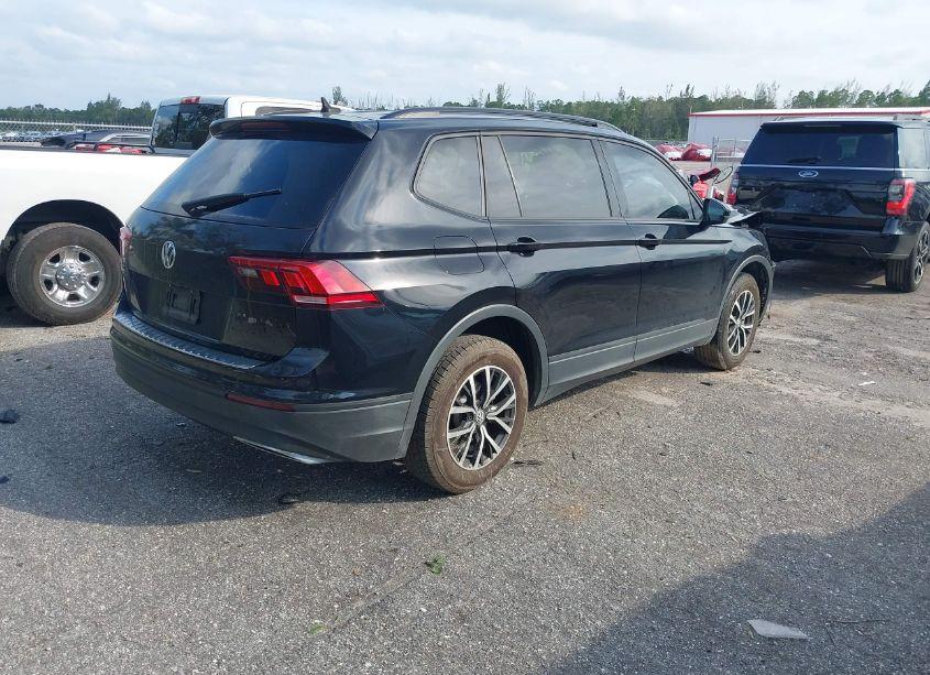 Photo 4 of 2021 Volkswagen Tiguan S (VIN 3VV1B7AX1MM054351)
