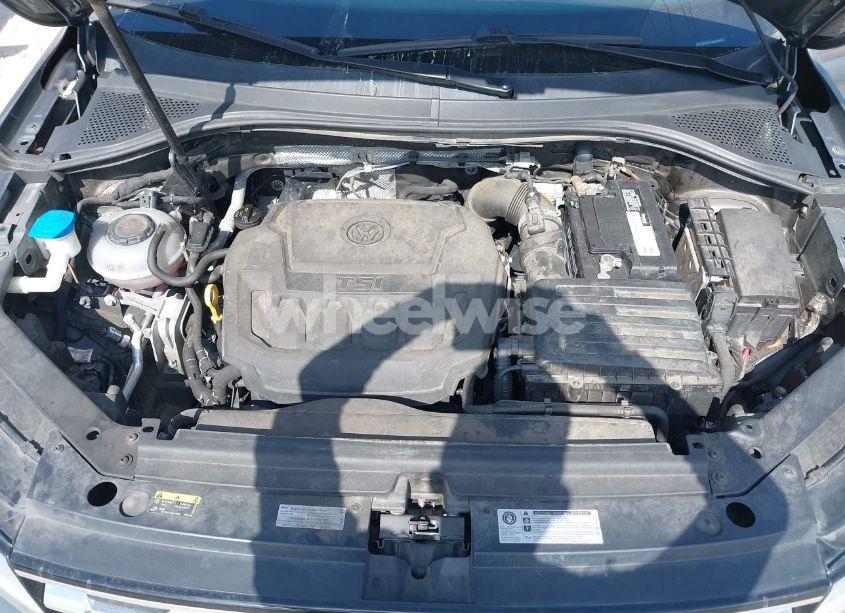 Photo 10 of 2018 Volkswagen Tiguan 2.0T S (VIN 3VV1B7AX2JM088603)