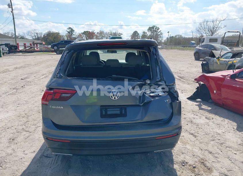 Photo 16 of 2018 Volkswagen Tiguan 2.0T S (VIN 3VV1B7AX2JM088603)