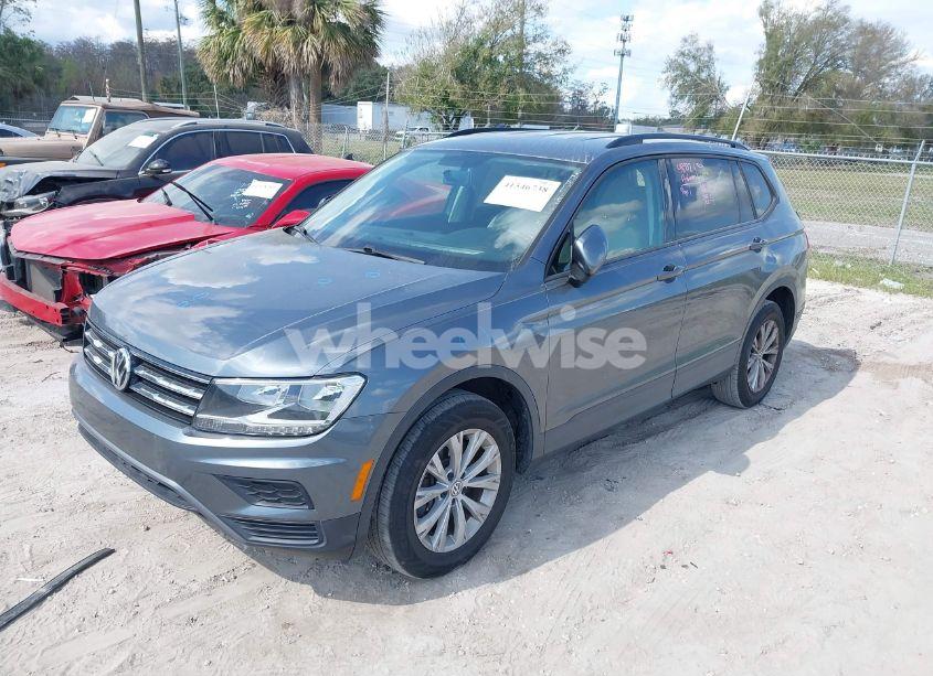 Photo 2 of 2018 Volkswagen Tiguan 2.0T S (VIN 3VV1B7AX2JM088603)