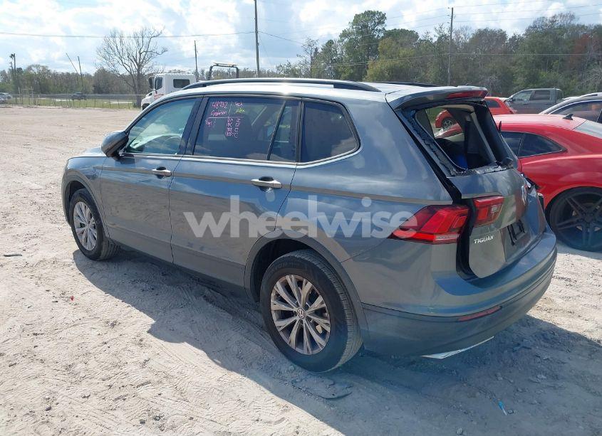 Photo 3 of 2018 Volkswagen Tiguan 2.0T S (VIN 3VV1B7AX2JM088603)