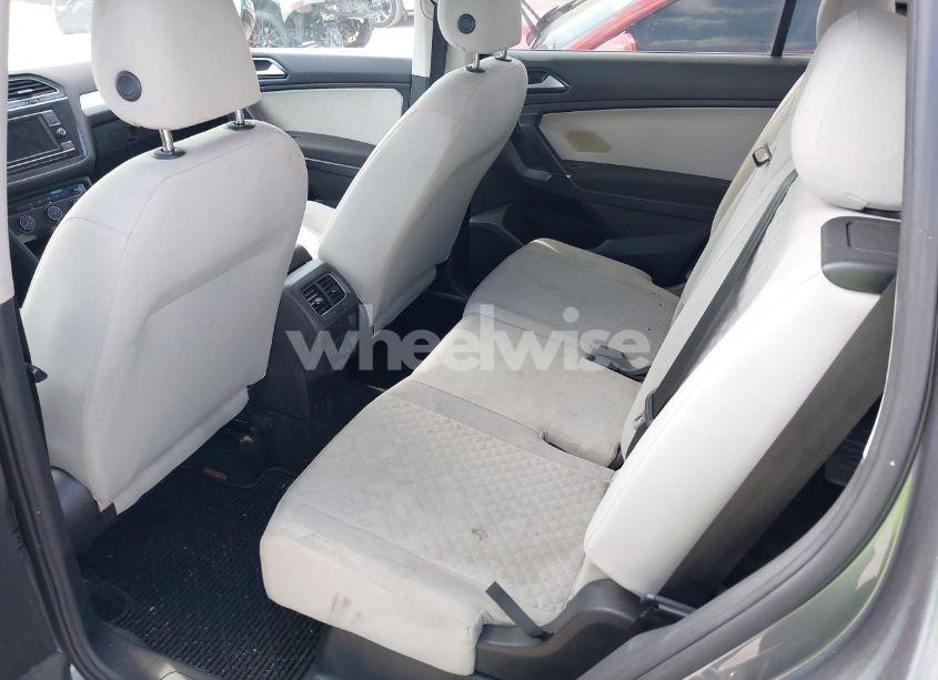 Photo 8 of 2018 Volkswagen Tiguan 2.0T S (VIN 3VV1B7AX2JM088603)