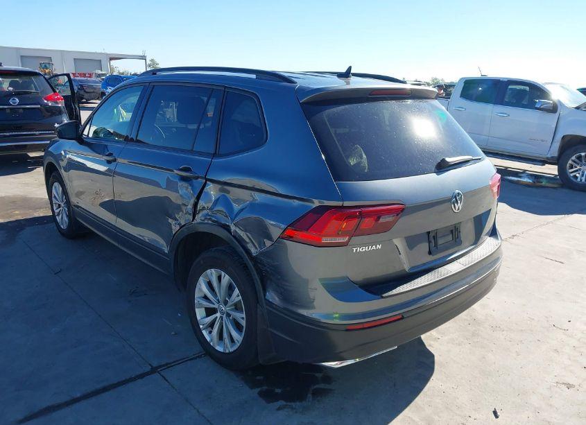 Photo 3 of 2020 Volkswagen Tiguan 2.0T S (VIN 3VV1B7AX2LM127452)
