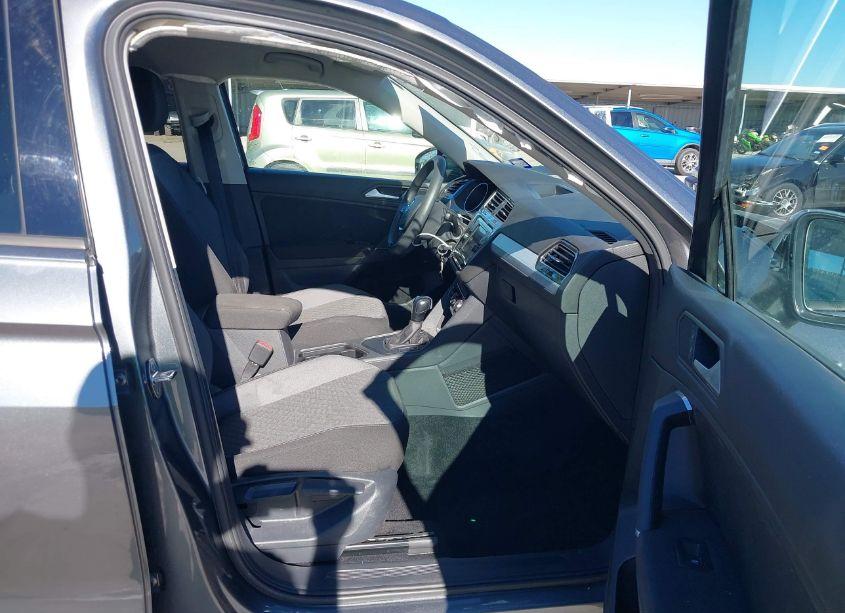 Photo 5 of 2020 Volkswagen Tiguan 2.0T S (VIN 3VV1B7AX2LM127452)