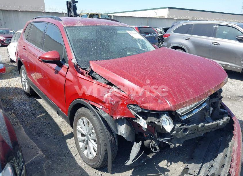 2018 Volkswagen Tiguan 2.0T S (VIN 3VV1B7AX3JM128705) main photo