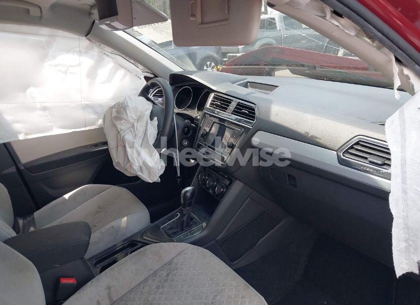 Photo 5 of 2018 Volkswagen Tiguan 2.0T S (VIN 3VV1B7AX3JM128705)