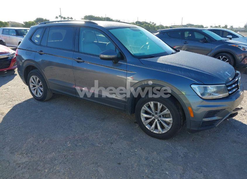 2020 Volkswagen Tiguan 2.0T S (VIN 3VV1B7AX3LM109204) main photo