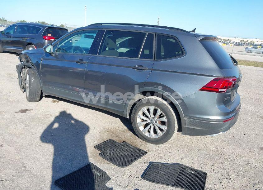 Photo 3 of 2020 Volkswagen Tiguan 2.0T S (VIN 3VV1B7AX3LM109204)
