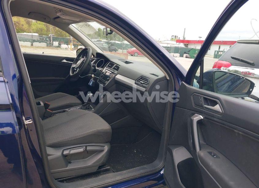 Photo 5 of 2021 Volkswagen Tiguan 2.0T S (VIN 3VV1B7AX3MM150773)