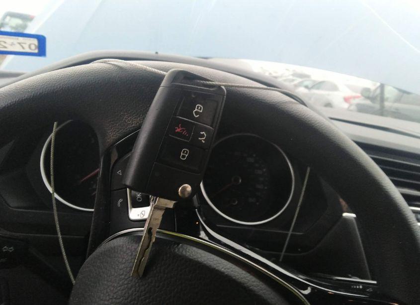 Photo 11 of 2018 Volkswagen Tiguan 2.0T S (VIN 3VV1B7AX4JM035319)