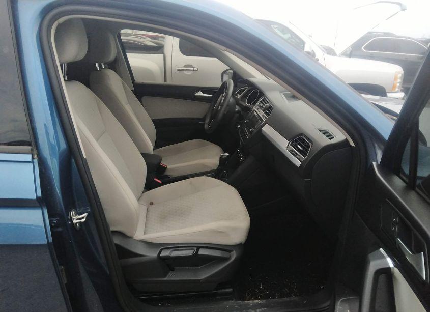 Photo 5 of 2018 Volkswagen Tiguan 2.0T S (VIN 3VV1B7AX4JM035319)