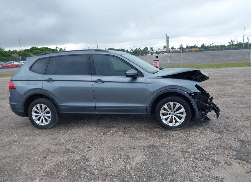 Photo 14 of 2018 Volkswagen Tiguan 2.0T S (VIN 3VV1B7AX4JM198777)