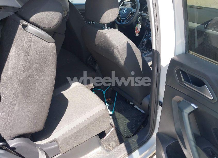 Photo 8 of 2019 Volkswagen Tiguan 2.0T S (VIN 3VV1B7AX4KM048590)