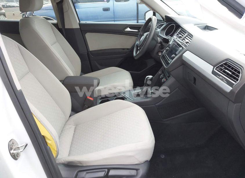 Photo 5 of 2019 Volkswagen Tiguan 2.0T S (VIN 3VV1B7AX4KM177817)