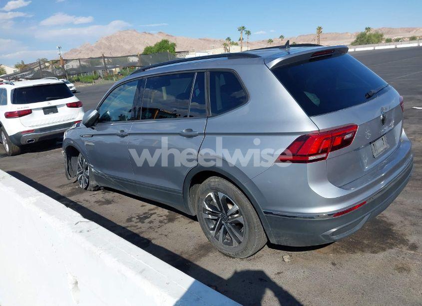 Photo 3 of 2022 Volkswagen Tiguan 2.0T S (VIN 3VV1B7AX4NM045256)