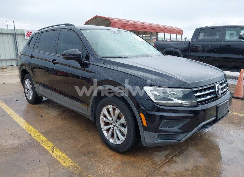 2018 Volkswagen Tiguan 2.0T S (VIN 3VV1B7AX5JM119438) main photo