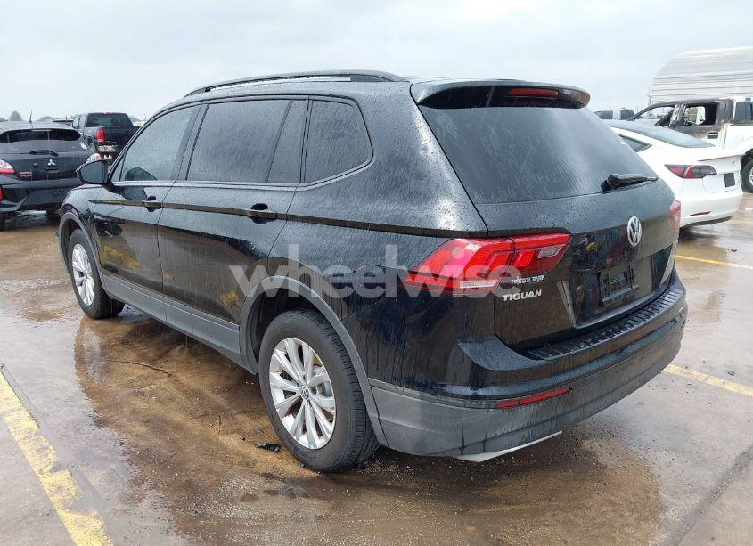 Photo 3 of 2018 Volkswagen Tiguan 2.0T S (VIN 3VV1B7AX5JM119438)