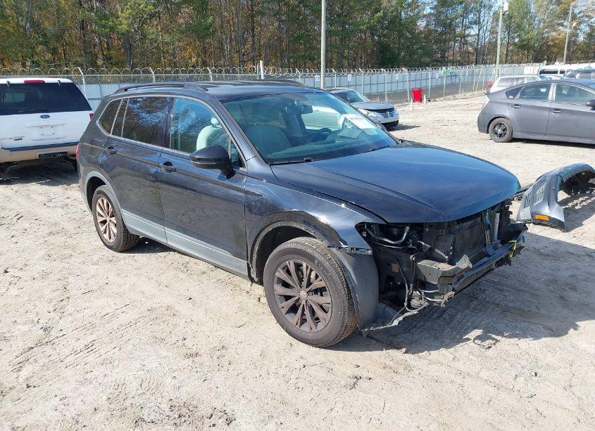 2018 Volkswagen Tiguan 2.0T S (VIN 3VV1B7AX5JM121240) main photo