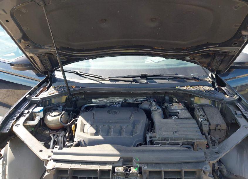 Photo 10 of 2018 Volkswagen Tiguan 2.0T S (VIN 3VV1B7AX5JM121240)