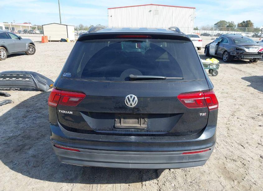 Photo 17 of 2018 Volkswagen Tiguan 2.0T S (VIN 3VV1B7AX5JM121240)