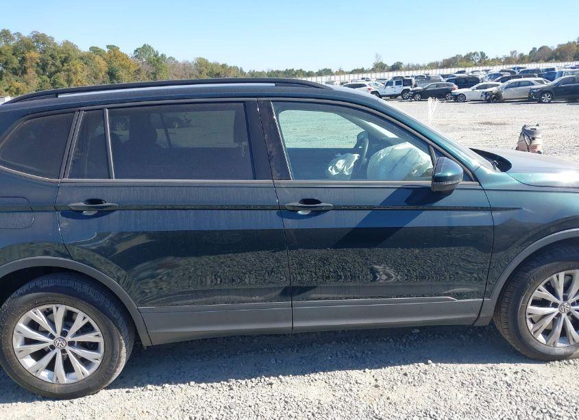 Photo 13 of 2018 Volkswagen Tiguan 2.0T S (VIN 3VV1B7AX5JM146946)