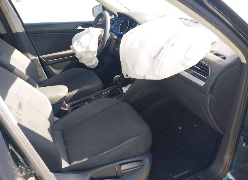 Photo 5 of 2018 Volkswagen Tiguan 2.0T S (VIN 3VV1B7AX5JM146946)