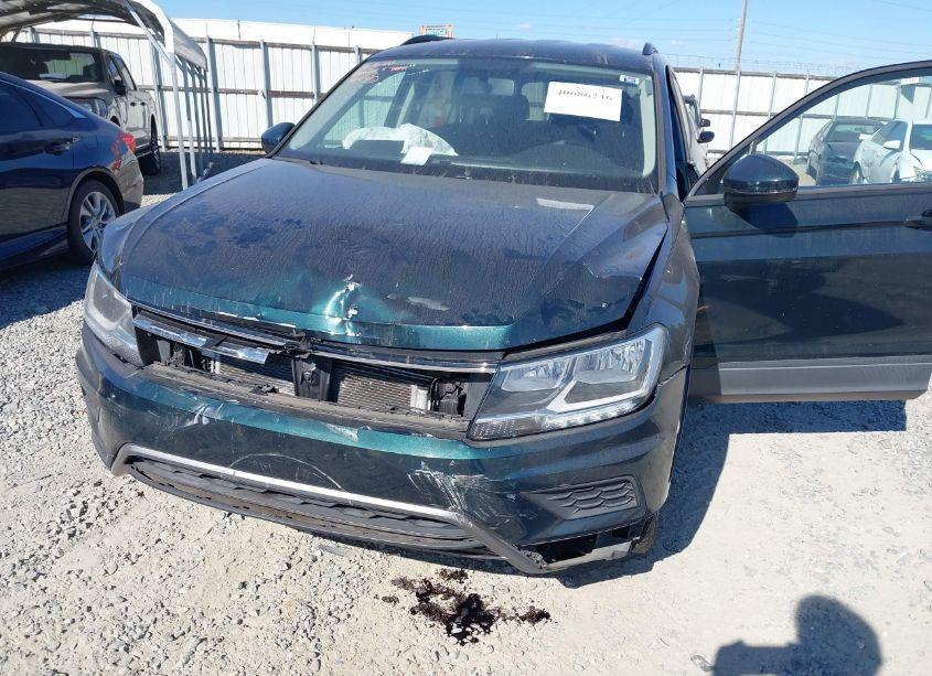 Photo 6 of 2018 Volkswagen Tiguan 2.0T S (VIN 3VV1B7AX5JM146946)