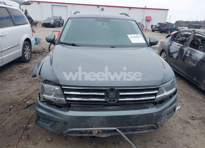 Photo 12 of 2019 Volkswagen Tiguan (VIN 3VV1B7AX5KM077211)