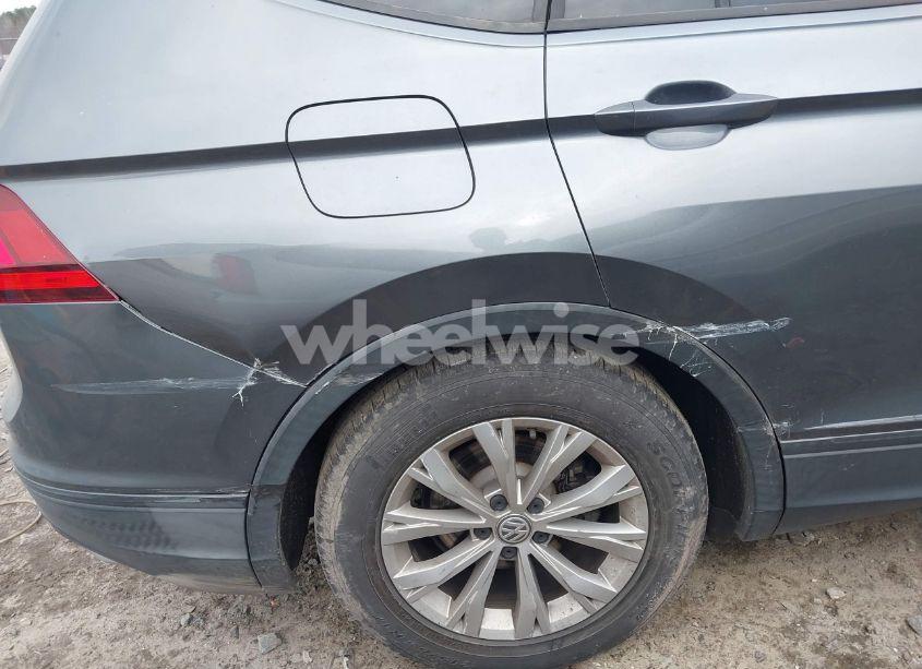 Photo 20 of 2019 Volkswagen Tiguan (VIN 3VV1B7AX5KM077211)