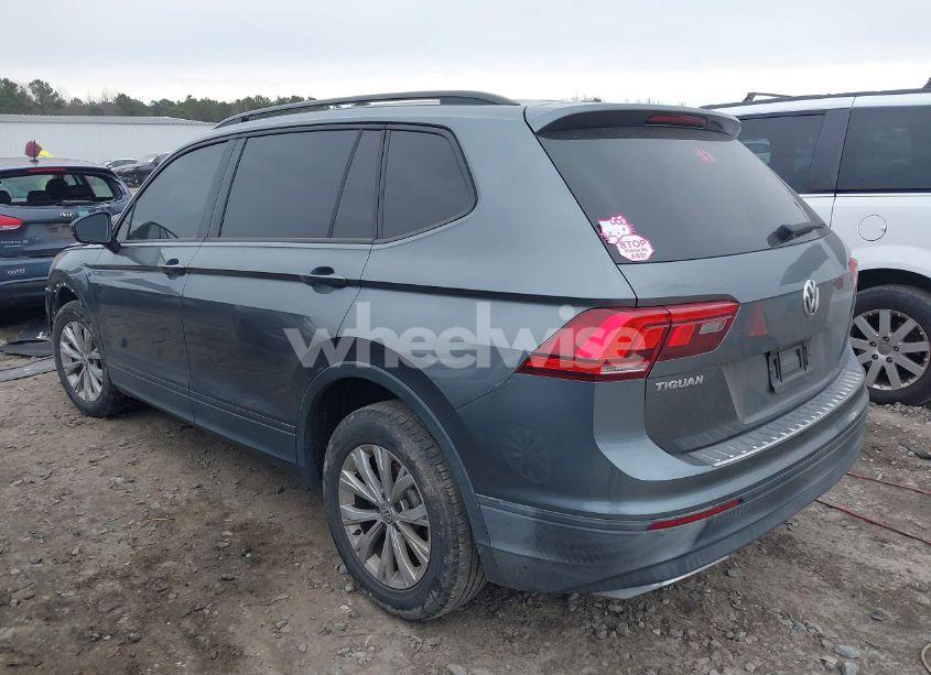 Photo 3 of 2019 Volkswagen Tiguan (VIN 3VV1B7AX5KM077211)