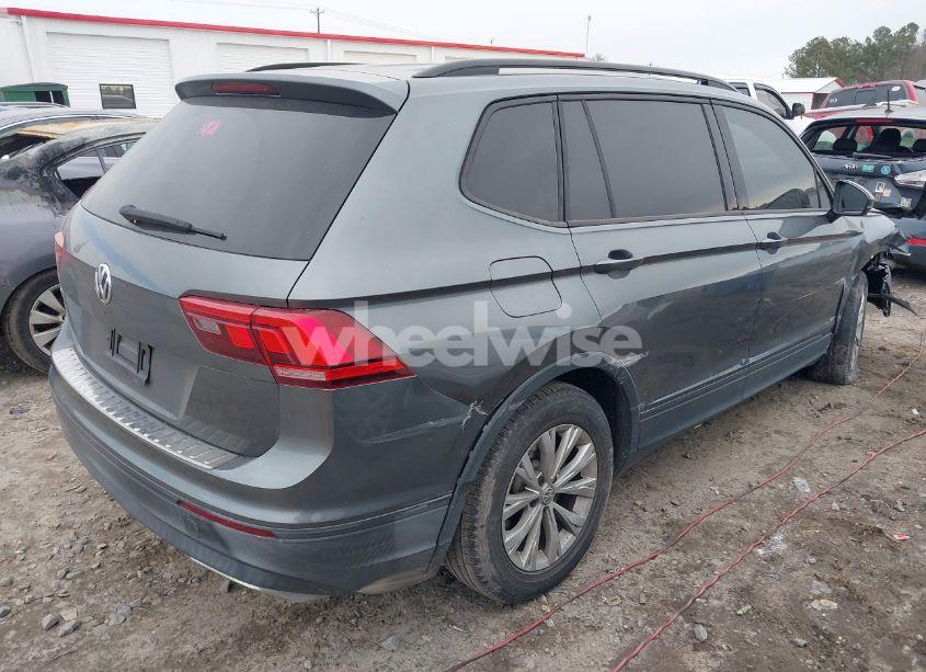 Photo 4 of 2019 Volkswagen Tiguan (VIN 3VV1B7AX5KM077211)