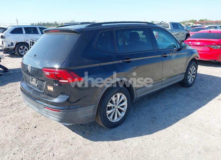 Photo 4 of 2018 Volkswagen Tiguan 2.0T S (VIN 3VV1B7AX6JM036407)