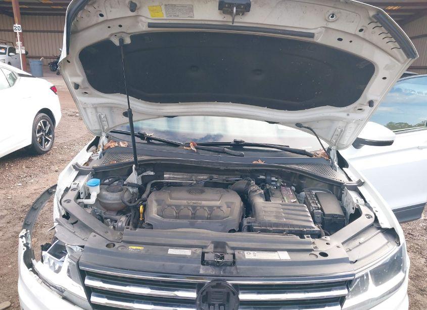 Photo 10 of 2018 Volkswagen Tiguan 2.0T S (VIN 3VV1B7AX6JM052588)