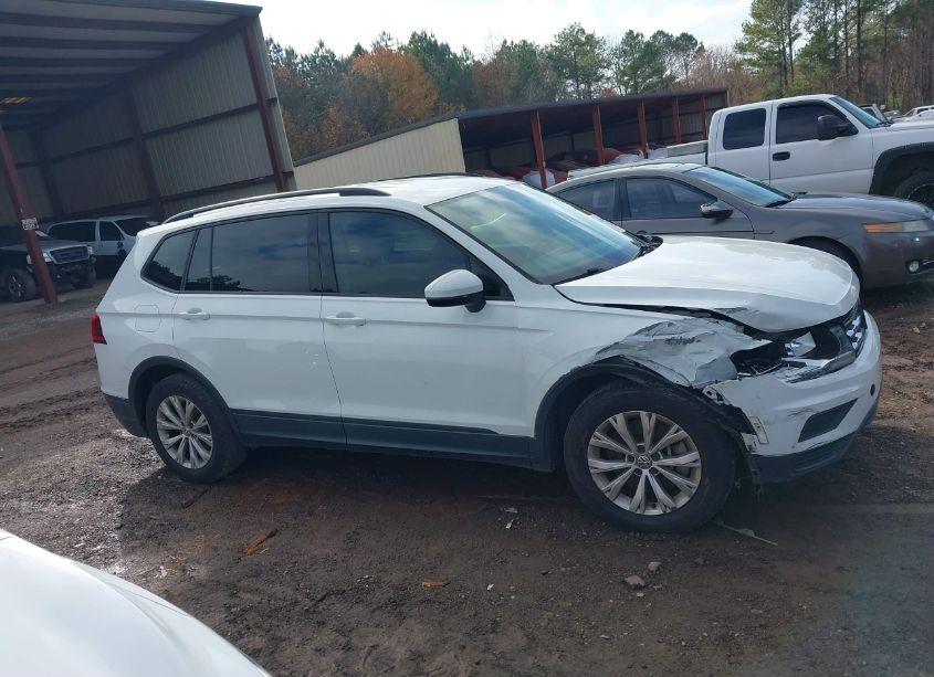 Photo 13 of 2018 Volkswagen Tiguan 2.0T S (VIN 3VV1B7AX6JM052588)