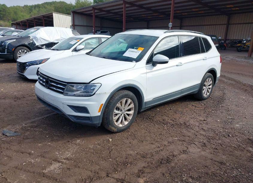 Photo 2 of 2018 Volkswagen Tiguan 2.0T S (VIN 3VV1B7AX6JM052588)