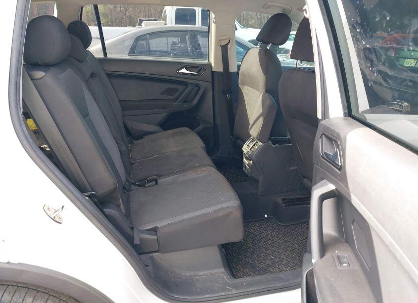 Photo 8 of 2018 Volkswagen Tiguan 2.0T S (VIN 3VV1B7AX6JM052588)
