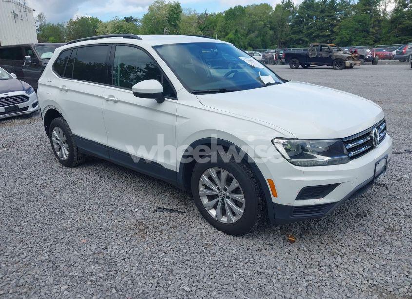 2018 Volkswagen Tiguan 2.0T S (VIN 3VV1B7AX6JM052719) main photo