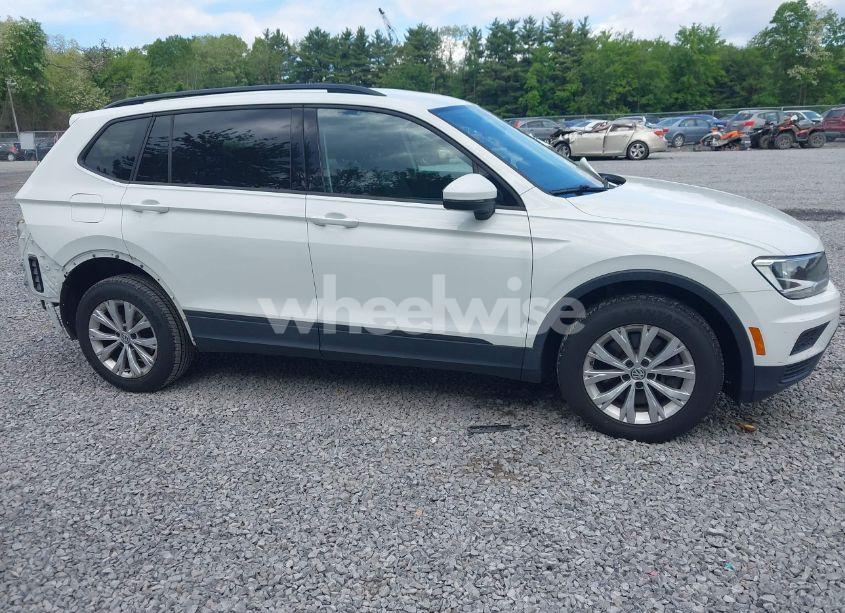 Photo 14 of 2018 Volkswagen Tiguan 2.0T S (VIN 3VV1B7AX6JM052719)