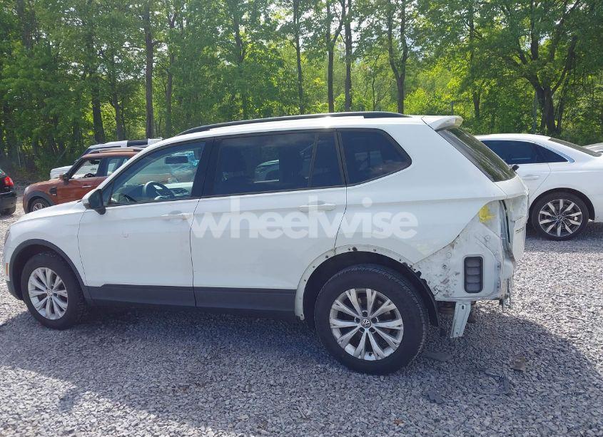 Photo 15 of 2018 Volkswagen Tiguan 2.0T S (VIN 3VV1B7AX6JM052719)