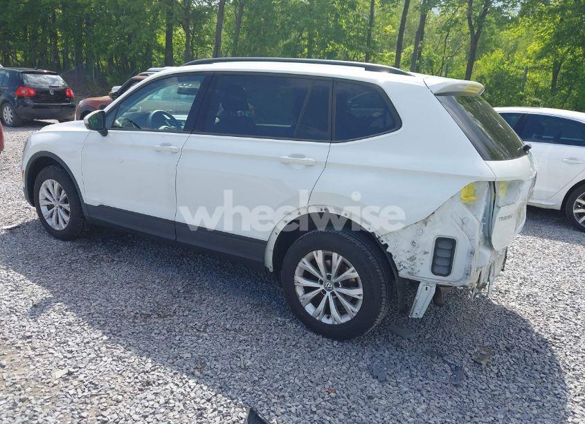 Photo 3 of 2018 Volkswagen Tiguan 2.0T S (VIN 3VV1B7AX6JM052719)