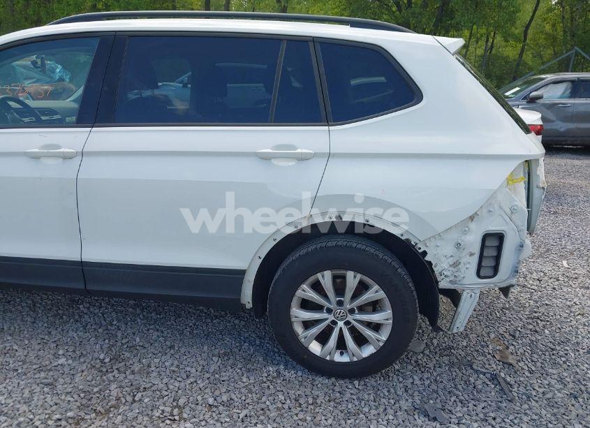 Photo 6 of 2018 Volkswagen Tiguan 2.0T S (VIN 3VV1B7AX6JM052719)
