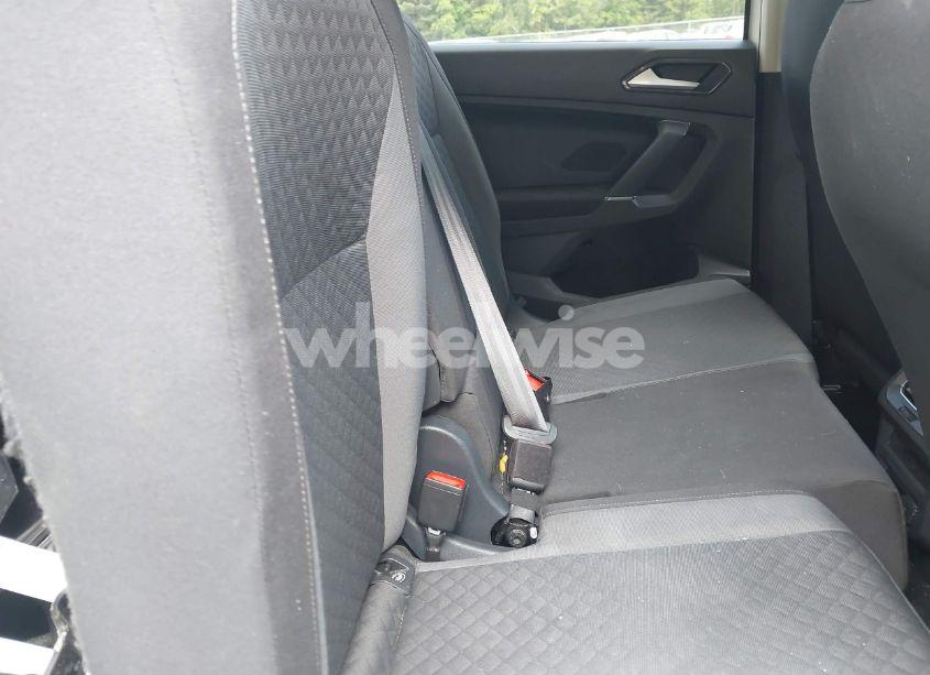 Photo 8 of 2018 Volkswagen Tiguan 2.0T S (VIN 3VV1B7AX6JM052719)