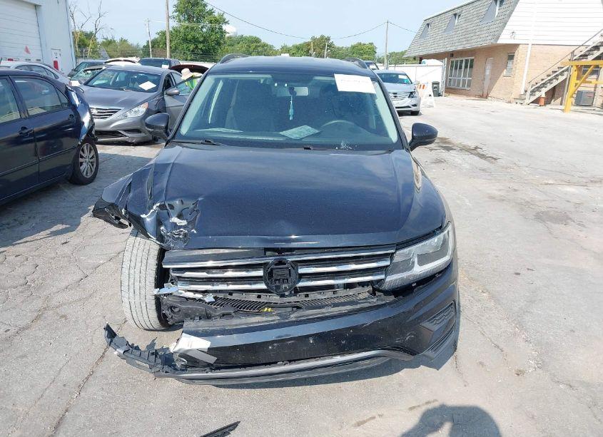 Photo 12 of 2018 Volkswagen Tiguan 2.0T S (VIN 3VV1B7AX6JM075935)