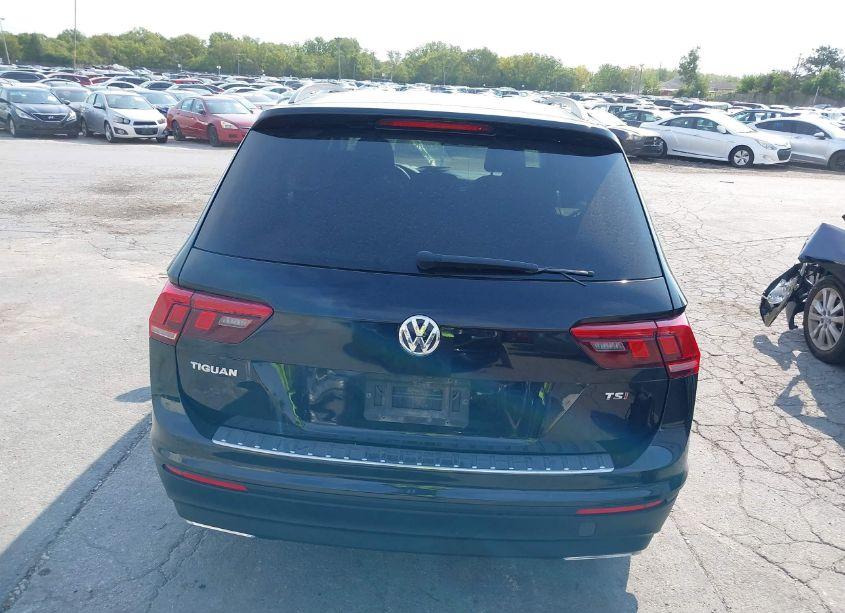 Photo 16 of 2018 Volkswagen Tiguan 2.0T S (VIN 3VV1B7AX6JM075935)