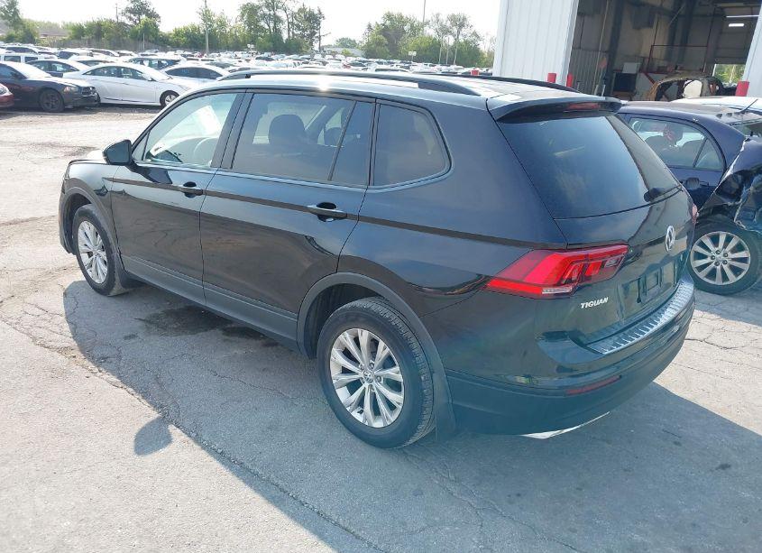 Photo 3 of 2018 Volkswagen Tiguan 2.0T S (VIN 3VV1B7AX6JM075935)