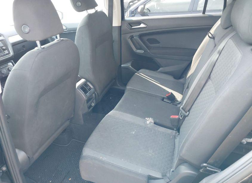 Photo 8 of 2018 Volkswagen Tiguan 2.0T S (VIN 3VV1B7AX6JM075935)