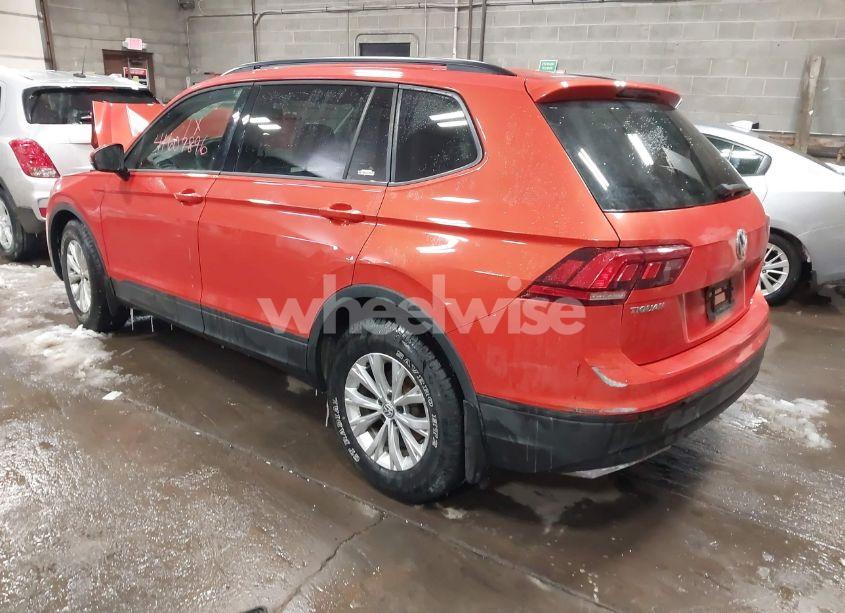 Photo 3 of 2018 Volkswagen Tiguan 2.0T S (VIN 3VV1B7AX6JM081850)