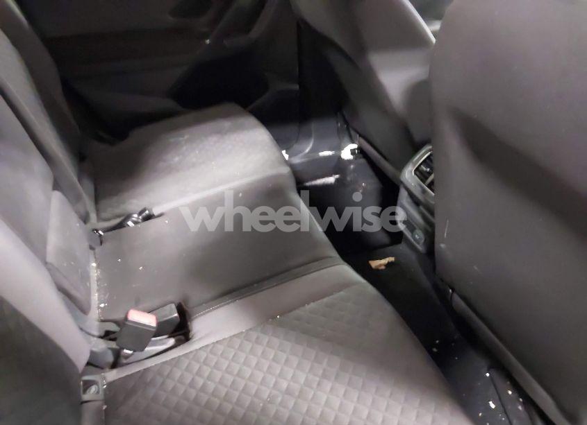 Photo 8 of 2018 Volkswagen Tiguan 2.0T S (VIN 3VV1B7AX6JM081850)